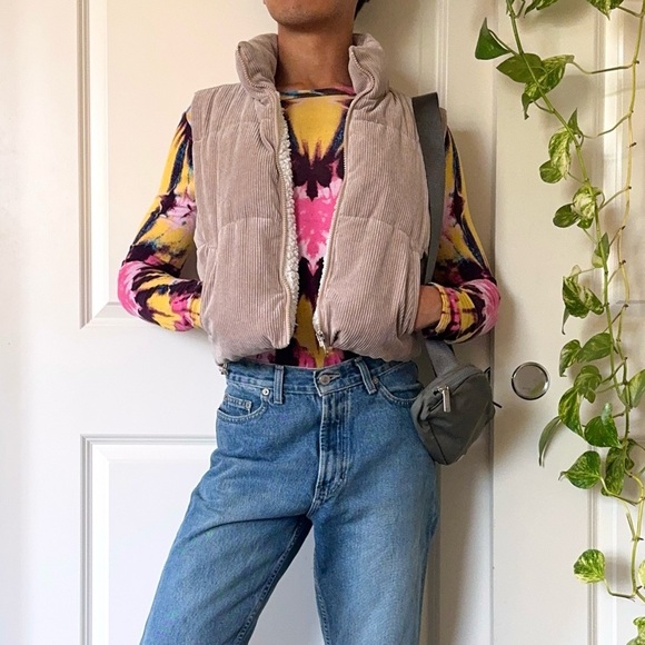 Corduroy Fleece-Lined Zip Up Vest - Picture 2 of 7